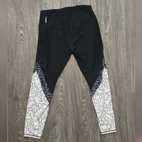 Woman's RBX Black and White Leggings - Picture 5 of 5